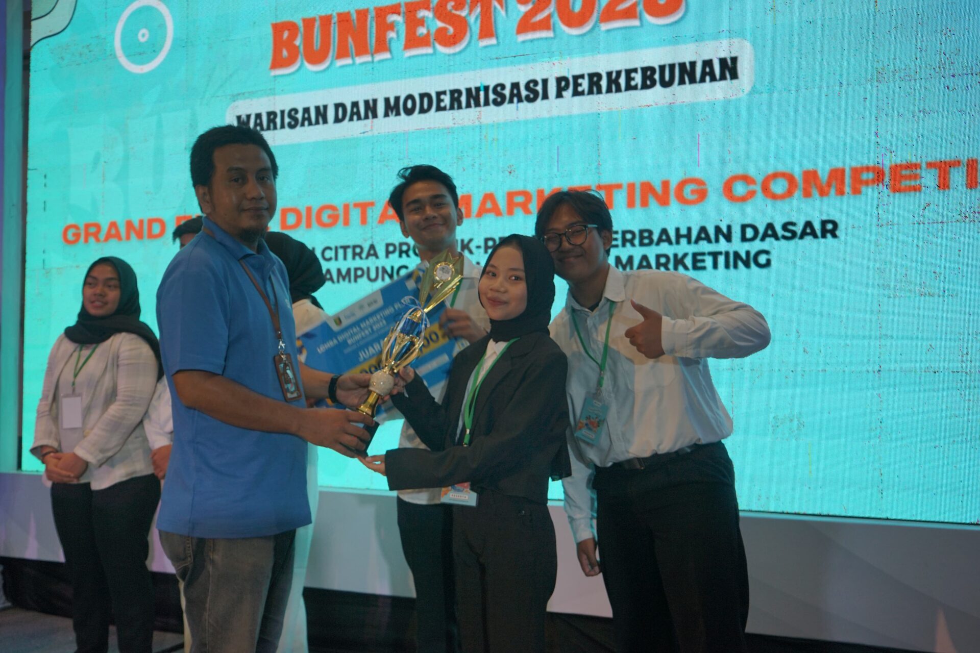 Mahasiswa Prodi Bisnis Digital FEB Juara Tiga Digital Marketing Plan BUNFEST 2023 Mahasiswa Prodi Bisnis Digital FEB Juara Tiga Digital Marketing Plan BUNFEST 2023